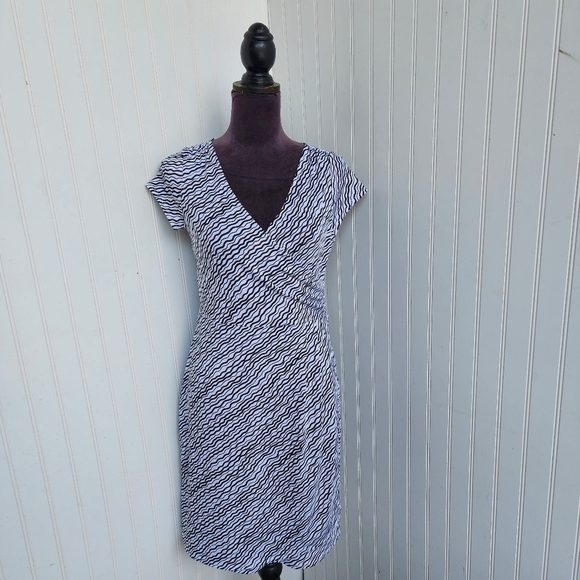 Ann Taylor Faux Wrap Dress White Black Brown V Neck Office V- Neck Stretch Sz 4P - Picture 1 of 13